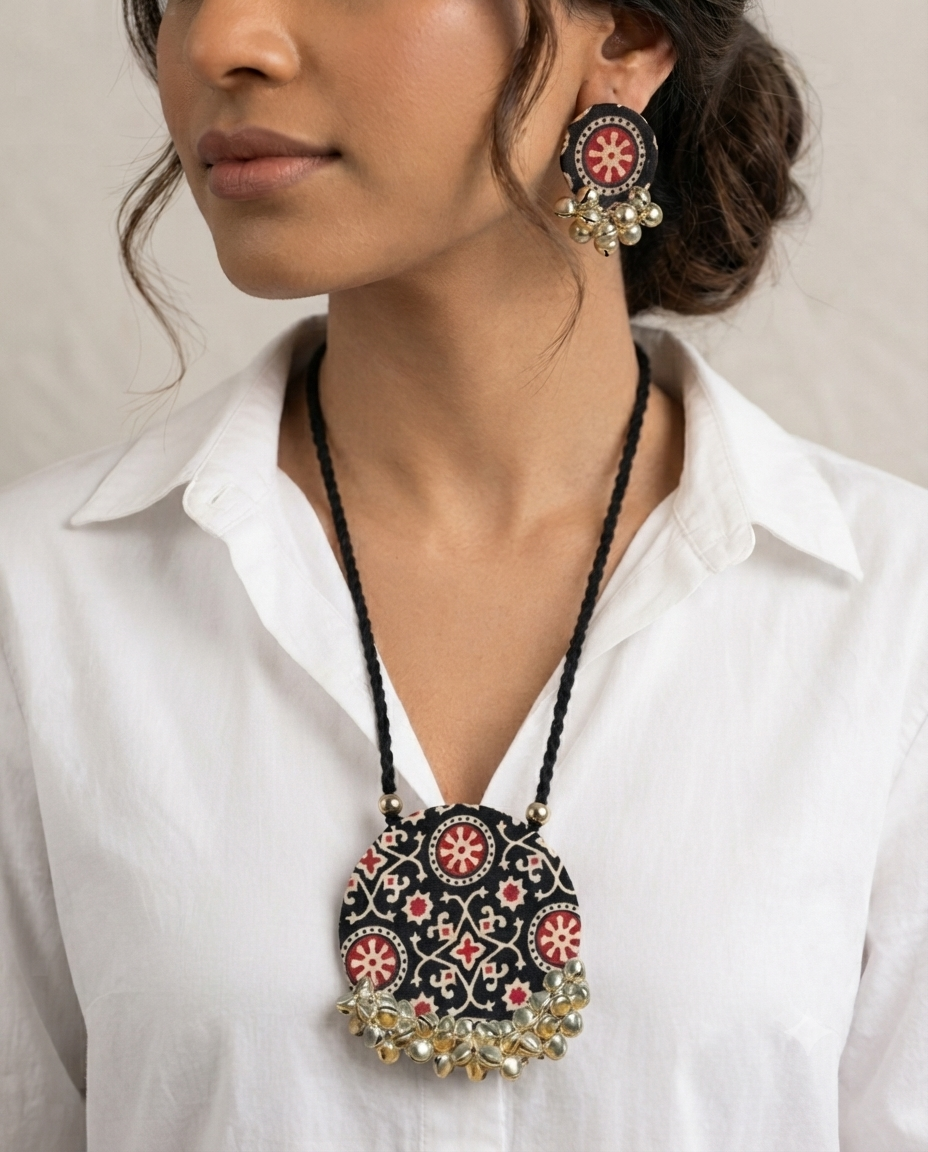Classic necklace