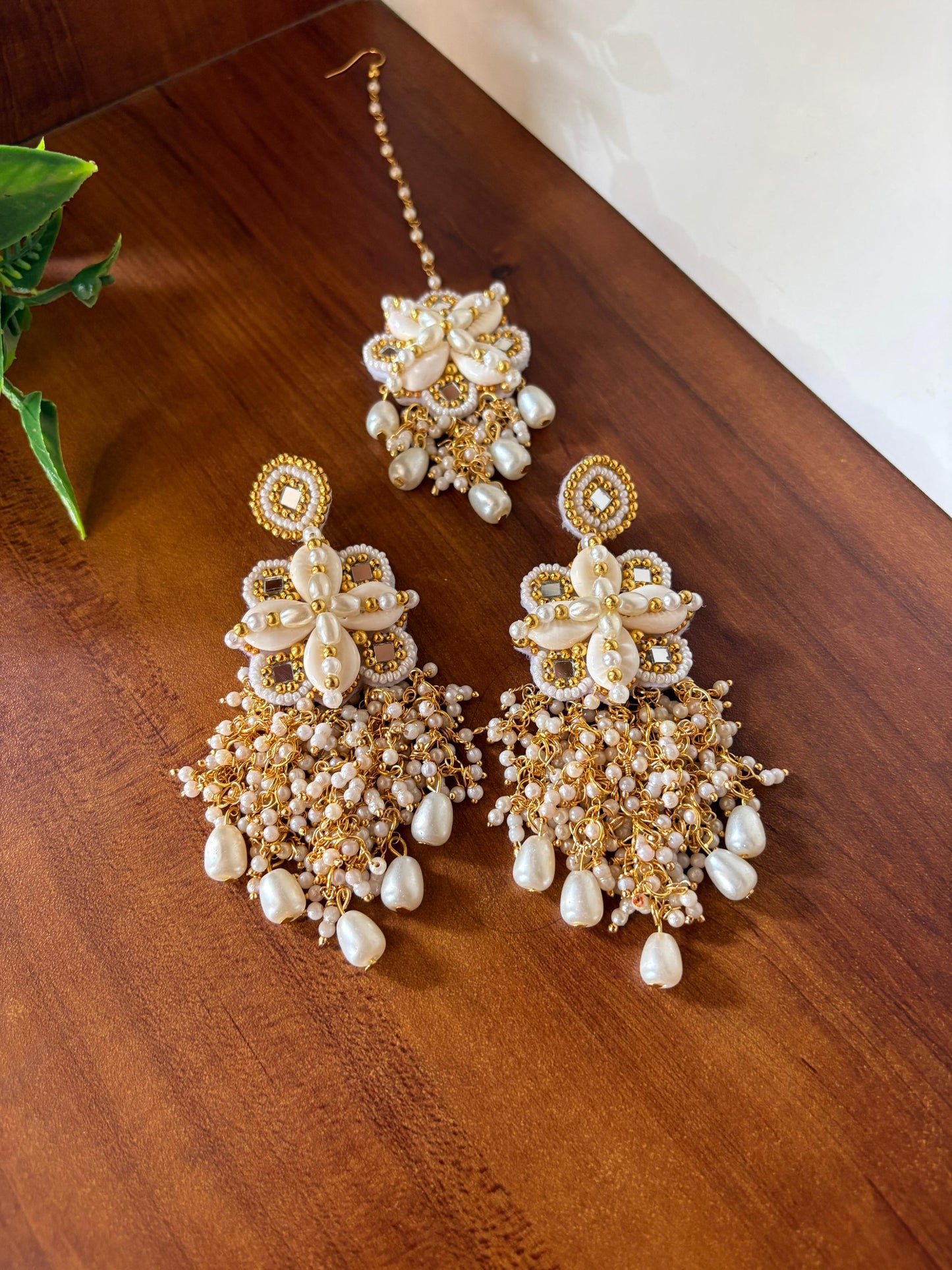 Navya earring and maangteeka