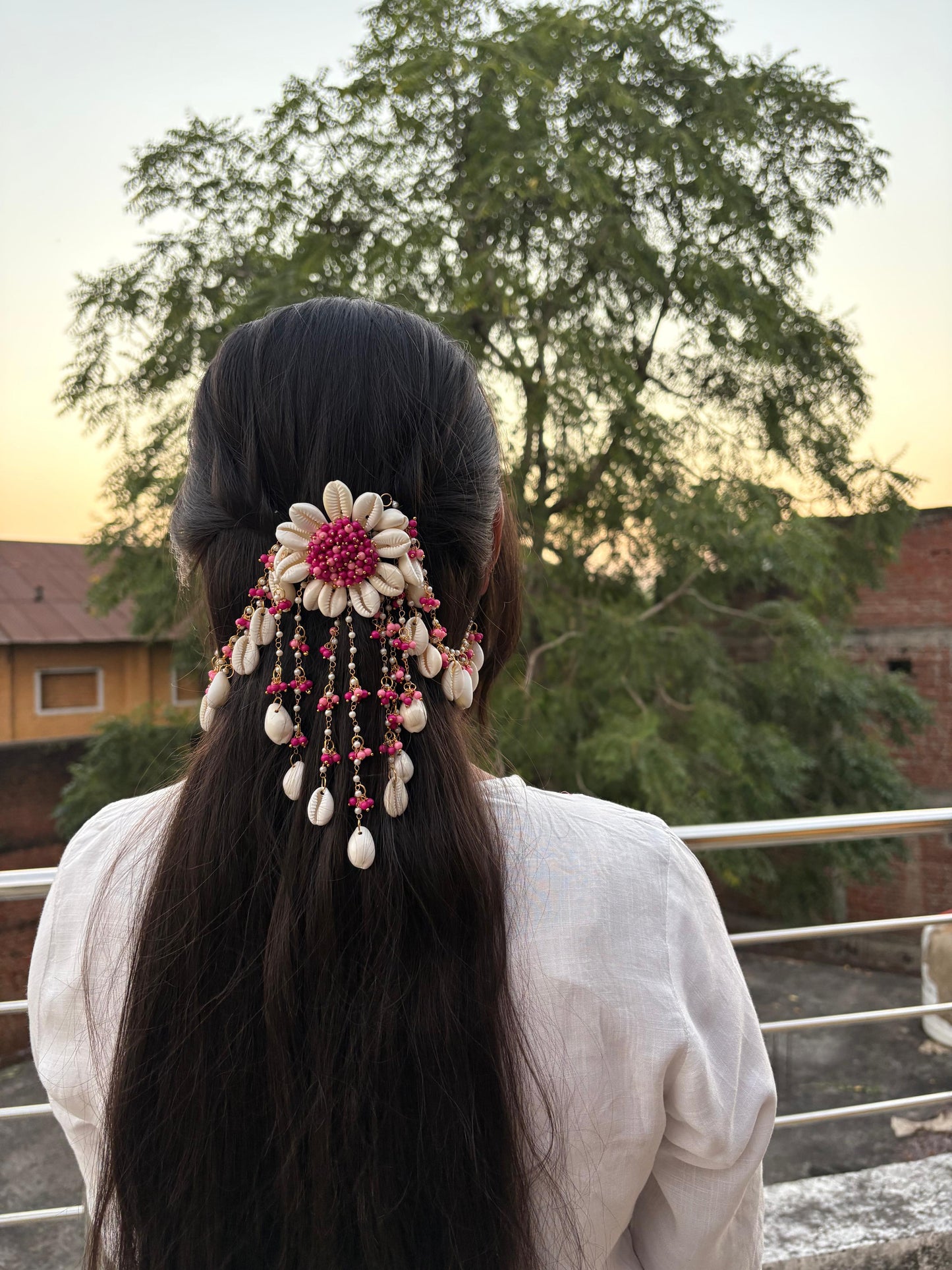 MOH set with hairpin