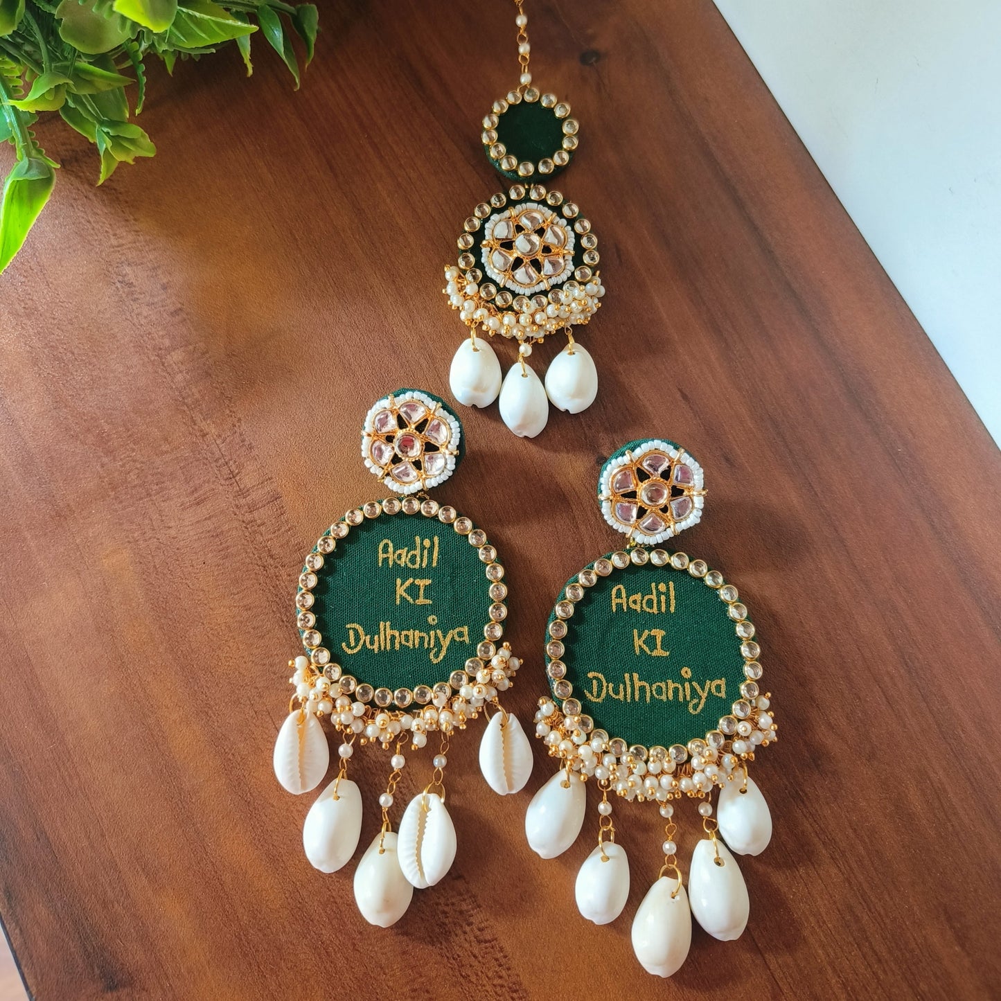 Dulhaniya earrings and maangteeka set