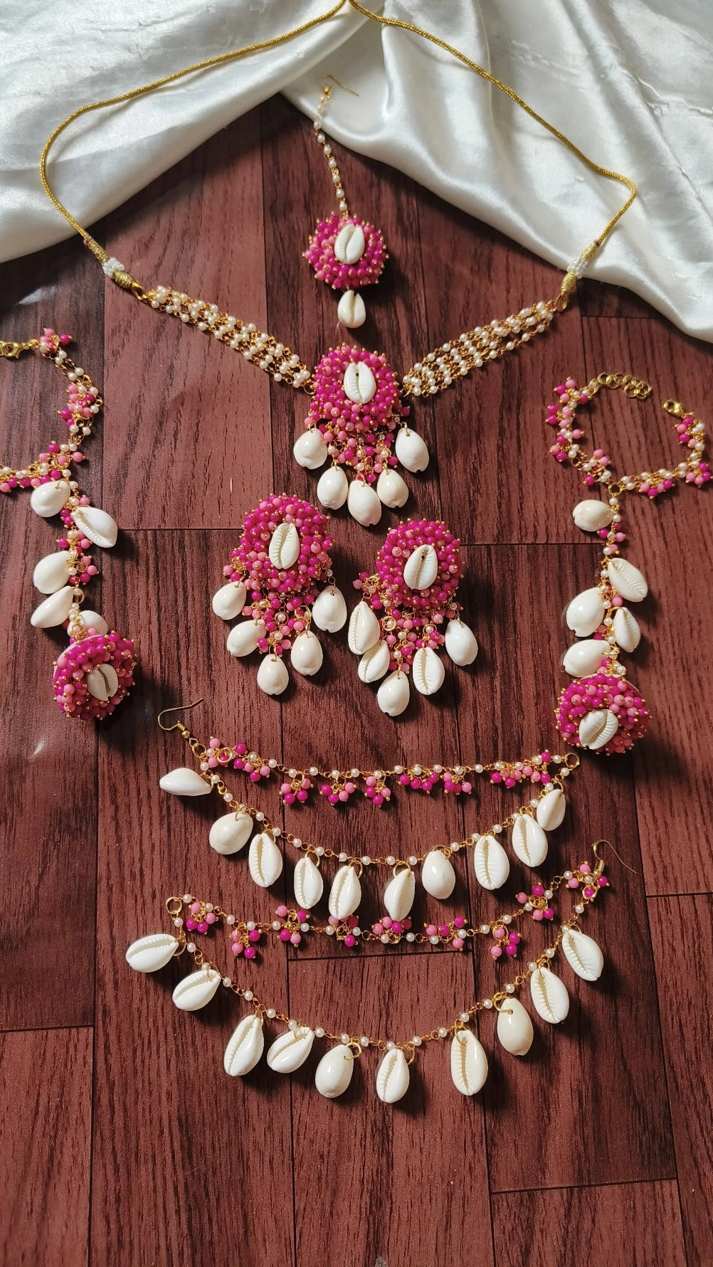 GULAB with sahara chain